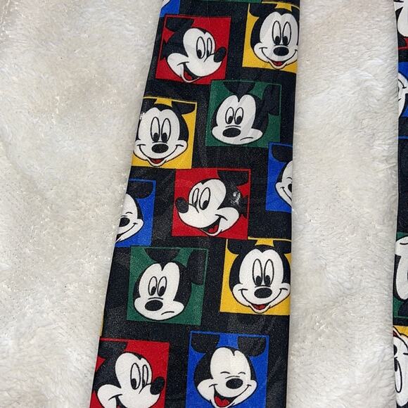 Vintage Mickey Mouse silk tie - Picture 8 of 9